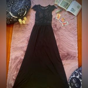 Windsor✨ Lace Caged Maxi Dress 🌙 Size Small